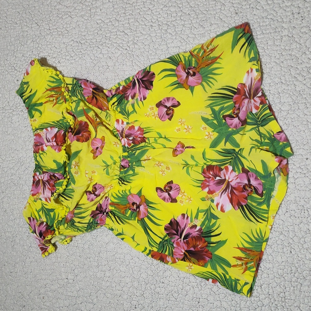 Yellow Flower Romper with Pockets Women's Size Small Love by Chesley brand